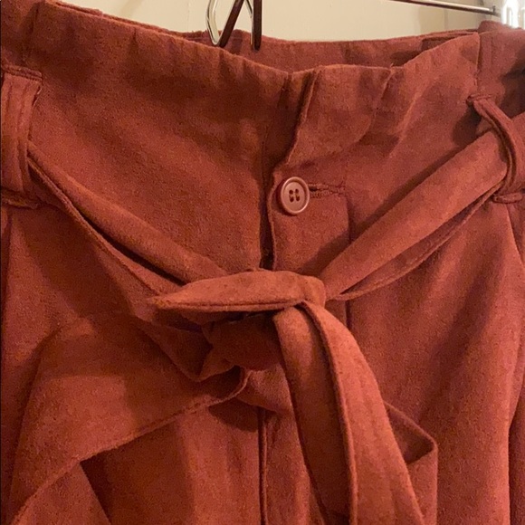 H&M Paper Bag Shorts Size 8 - Picture 3 of 7